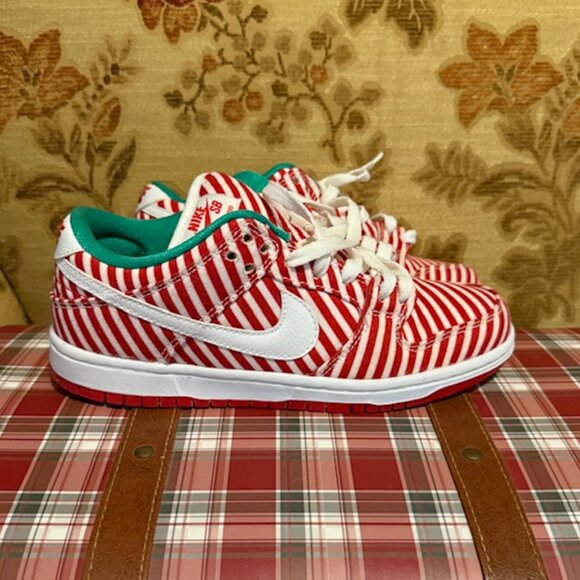 Nike SB Dunk Low Candy Cane Striped Tennis Shoe - Picture 2 of 16